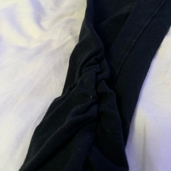 black ruched capri leggings - Picture 2 of 7